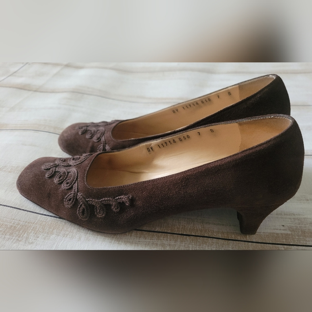 Salvatore Ferragamo Sz 7B brown heels